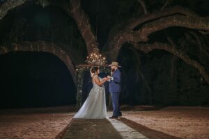 101 Things To Do In Houston 6 Houston bride and groom enjoy their last romantic wedding dance of the evening